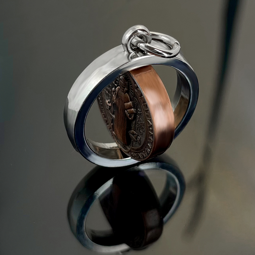 قلادة جديدة بتميمة القديس بيني - مراجعة Jewelry & Watches Spółka Z Ograniczoną Odpowiedzialnością وسعره