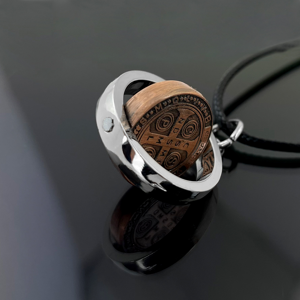 قلادة جديدة بتميمة القديس بيني - مراجعة Jewelry & Watches Spółka Z Ograniczoną Odpowiedzialnością وسعره